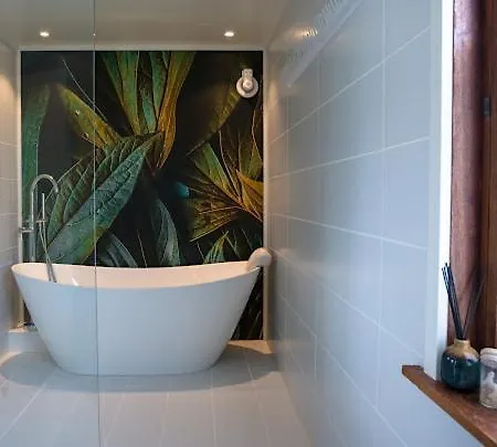 Gjestegard Bed and Breakfast *